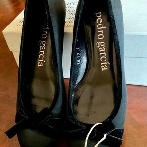 Pedro Garcia ballerina flats satin with velvet bow Size 36 New